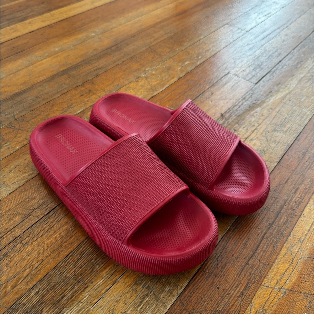 Red Cloud Slide Sandals